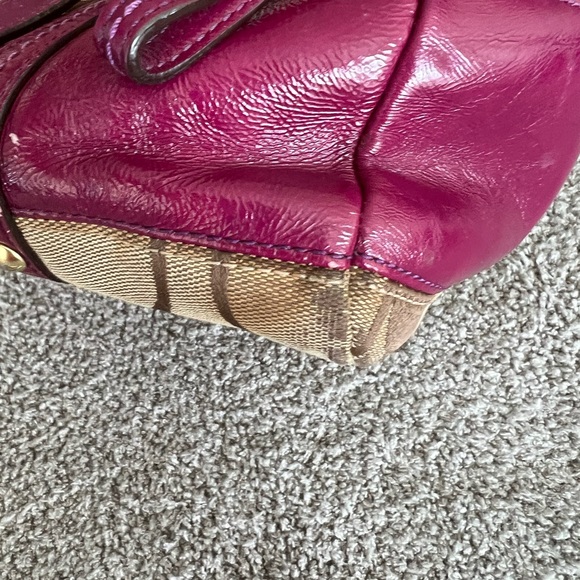Coach Signature Patent and Canvas Purple and Tan Satchel Shoulder Purse. - Picture 6 of 9